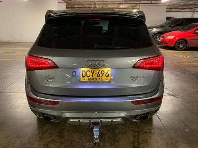 Audi Q5 • 2010 • 135,000 km