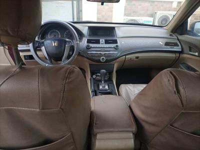 Honda Accord • 2009 • 186,000 km