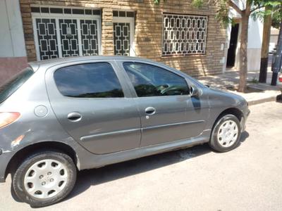 Peugeot 206 • 2012 • 104,000 km