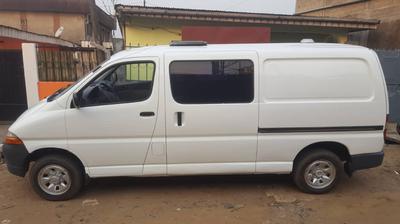 Toyota  • 2002 • 2,000 km