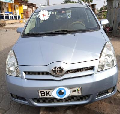 Toyota Corolla Verso • 2005 • 260,000 km