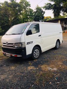 Toyota Hiace • 2010 • 400,000 km