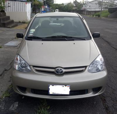 Toyota Yaris • 2003 • 122,000 km
