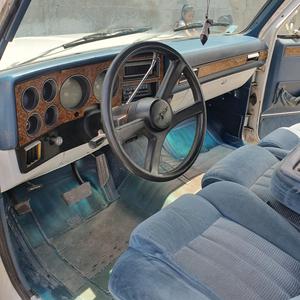 Chevrolet Suburban • 1990 • 160,000 km