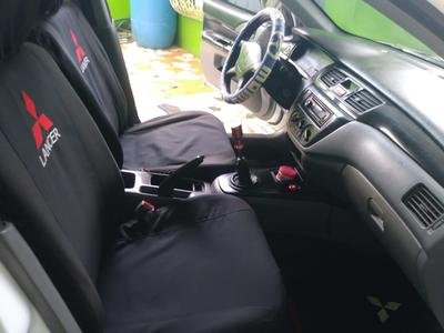 Mitsubishi Lancer • 2005 • 250,000 km