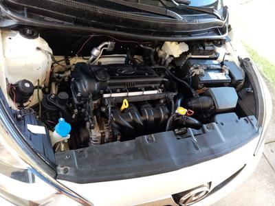 Hyundai Accent • 2012 • 98,000 km