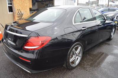 Mercedes-Benz  • 2017 • 30 km