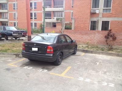 Chevrolet Astro • 2002 • 125,000 km