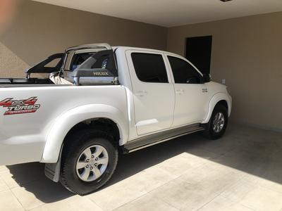 Toyota Hilux • 2015 • 227,000 km
