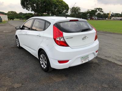 Hyundai Accent • 2015 • 71,000 km