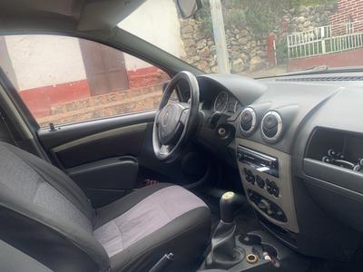 Renault Logan • 2008 • 111,000 km