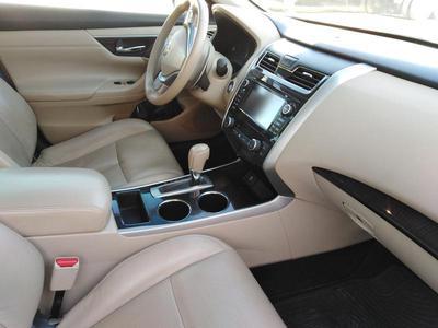 Nissan Altima • 2015 • 113,000 km