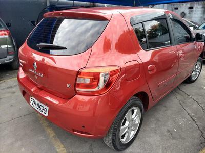 Renault Sandero • 2015 • 66,000 km