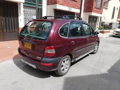Renault Scénic • 2009 • 142,000 km