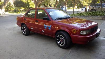 Nissan Sentra v16 • 2011 • 120,000 km