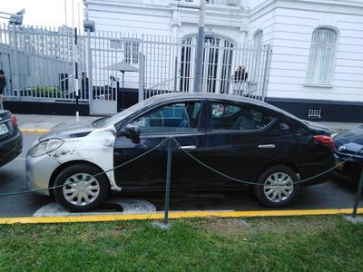 Nissan Versa • 2012 • 180,000 km