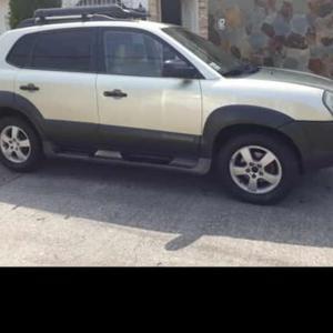Hyundai Tucson • 2007 • 274,000 km