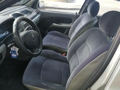 Renault Symbol • 2005 • 227,000 km