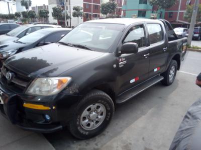 Toyota Hilux • 2008 • 120,000 km