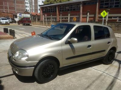 Renault Clio • 2003 • 200,000 km