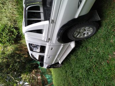 Mazda B2500 • 2005 • 207,100 km