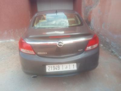 Opel Insignia • 2010 • 190,000 km