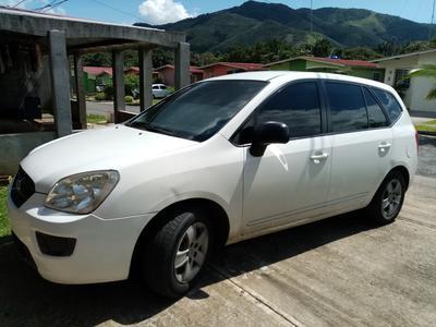 Kia Carens • 2008 • 175,000 km