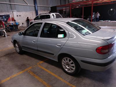Renault Mégane • 2004 • 270,000 km