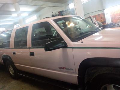 Chevrolet Suburban • 1999 • 100 km