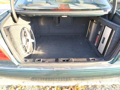 Mercedes-Benz E • 1996 • 197,500 km