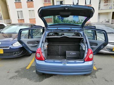 Renault Clio • 2008 • 121,000 km