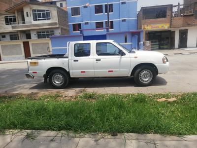 Nissan Np300 frontier • 2010 • 116,000 km