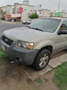 Ford Escape • 2006 • 120,000 km