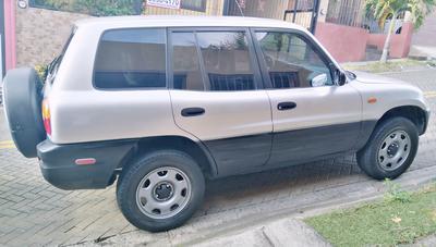 Toyota RAV4 • 1997 • 170,000 km