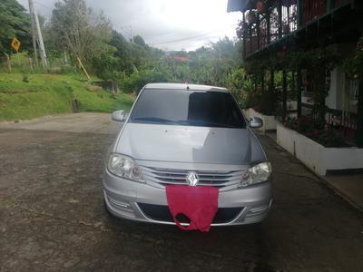 Renault Logan • 2012 • 130,000 km