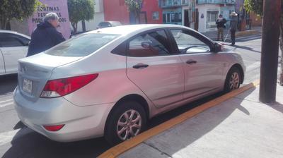 Dodge Attitude • 2013 • 180,000 km