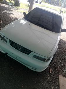 Nissan Sentra v16 • 2010 • 8,000 km