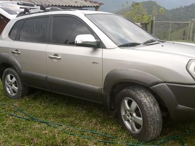 Hyundai Tucson • 2007 • 166,000 km