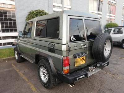 Toyota FJ Cruiser • 1996 • 320,000 km