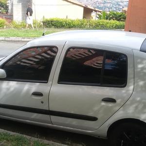 Renault Clio • 2006 • 200 km