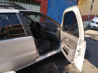 Fiat Palio Weekend • 2010 • 96,000 km