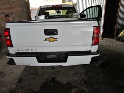 Chevrolet Silverado 2500 • 2014 • 53,600 km