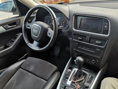 Audi Q5 • 2010 • 210,000 km