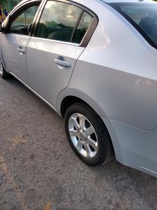 Nissan Sentra 2.0 • 2008 • 80,000 km