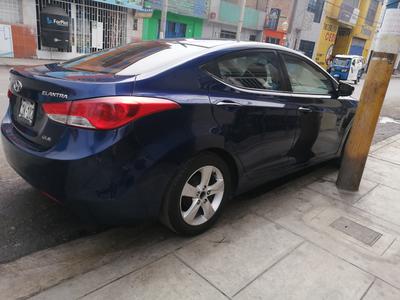 Hyundai Elantra • 2012 • 12,000 km