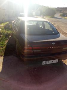 Nissan Maxima • 1996 • 75,000 km