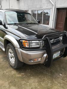 Toyota 4 Runner Limited • 2001 • 98,000 km