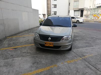 Renault Logan • 2013 • 90,000 km