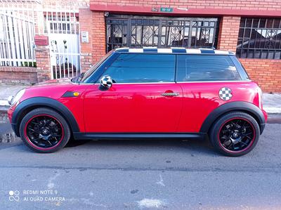 MINI Cooper • 2009 • 76,000 km
