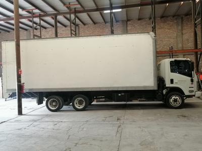 Isuzu MU-X • 2009 • 222,841 km